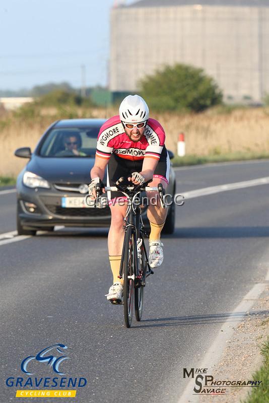 20190430-0050.jpg - Wigmore CC Rider Phil Appleby at GCC Evening 10 Time Trial 30-April-2019.  Course Q10/24 Isle of Grain, Kent.