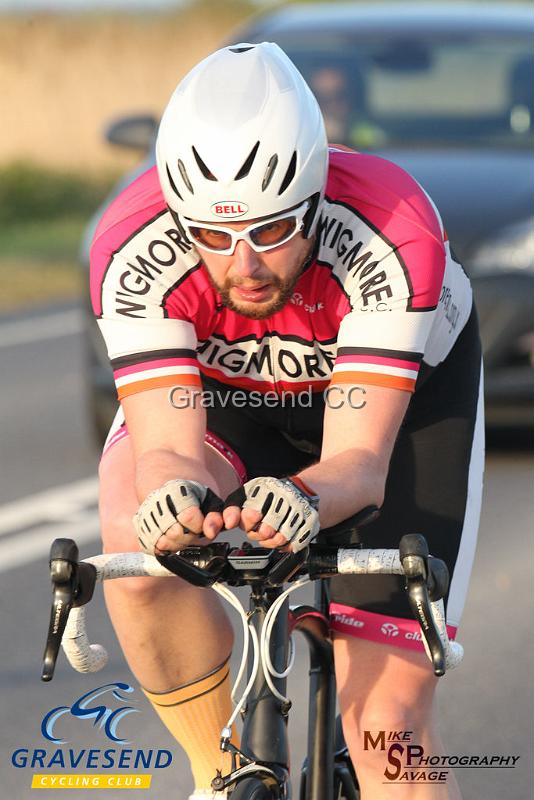 20190430-0062.jpg - Wigmore CC Rider Phil Appleby at GCC Evening 10 Time Trial 30-April-2019.  Course Q10/24 Isle of Grain, Kent.