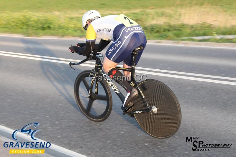 20190430-0178.jpg - GCC Rider Steve Harrington at GCC Evening 10 Time Trial 30-April-2019.  Course Q10/24 Isle of Grain, Kent.