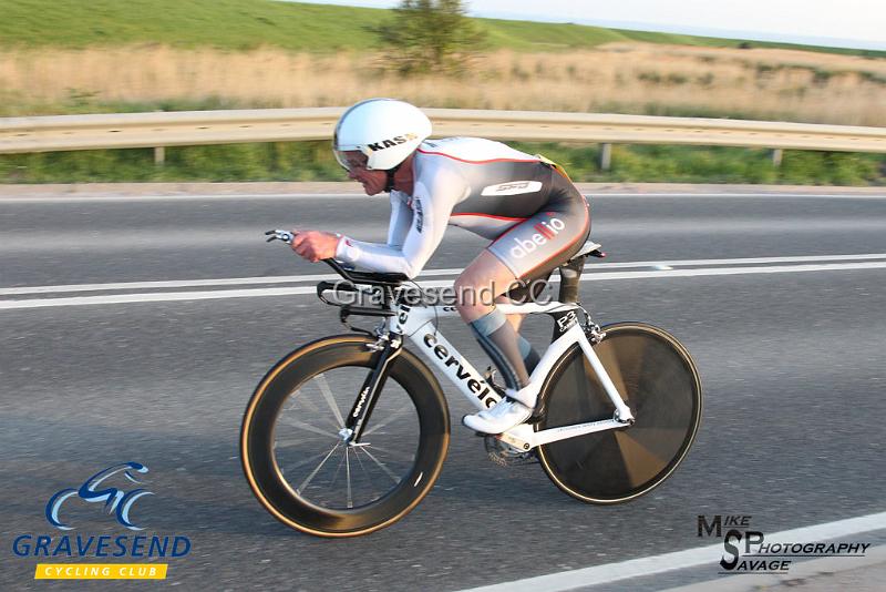 20190430-0204.jpg - Abellio SFA CC Rider Paul Fairman at GCC Evening 10 Time Trial 30-April-2019.  Course Q10/24 Isle of Grain, Kent.