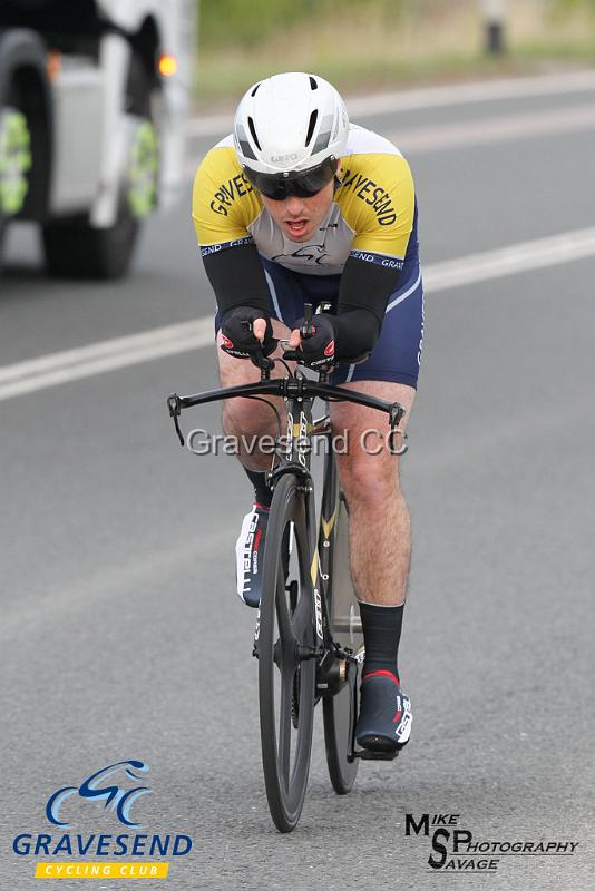 20190507-0037.jpg - GCC Rider Steve Harrington at GCC Evening 10 Time Trial 07-May-2019.  Course Q10/24 Isle of Grain, Kent.