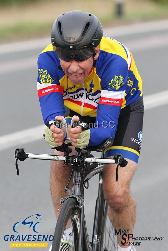 20190507-0100.jpg - Woolwich CC Rider David Farrell at GCC Evening 10 Time Trial 07-May-2019.  Course Q10/24 Isle of Grain, Kent.