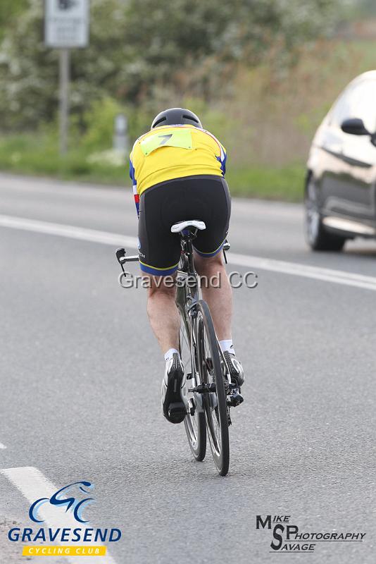 20190507-0101.jpg - Woolwich CC Rider David Farrell at GCC Evening 10 Time Trial 07-May-2019.  Course Q10/24 Isle of Grain, Kent.