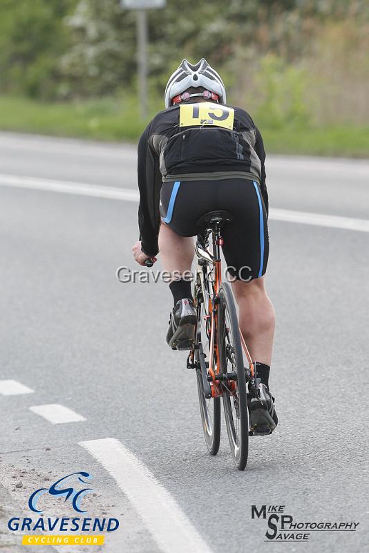 20190507-0177.jpg - Medway Tri Rider Ben McDowell at GCC Evening 10 Time Trial 07-May-2019.  Course Q10/24 Isle of Grain, Kent.
