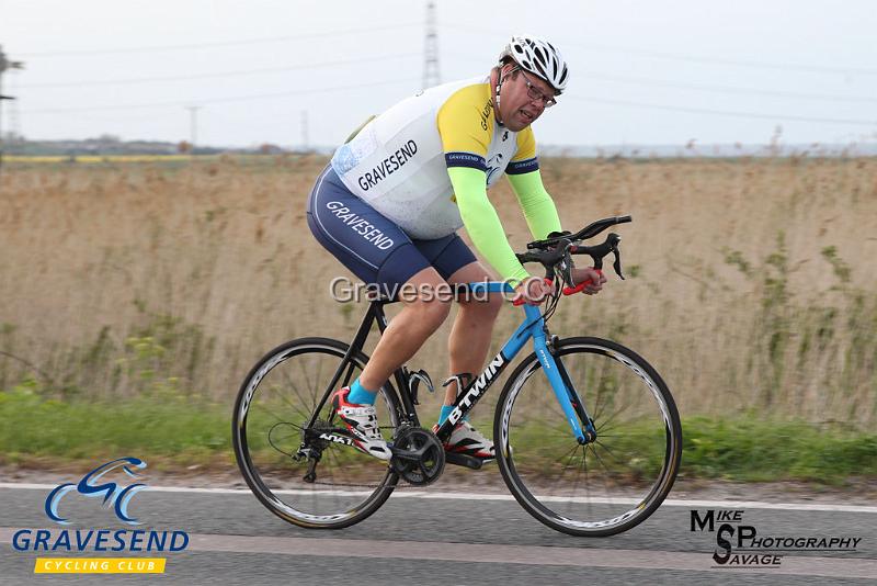 20190507-0235.jpg - GCC Rider Edward Crocker at GCC Evening 10 Time Trial 07-May-2019.  Course Q10/24 Isle of Grain, Kent.