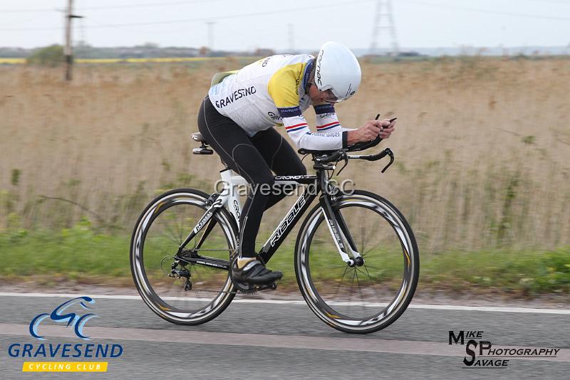 20190507-0287.jpg - GCC Rider Dave Barnes at GCC Evening 10 Time Trial 07-May-2019.  Course Q10/24 Isle of Grain, Kent.