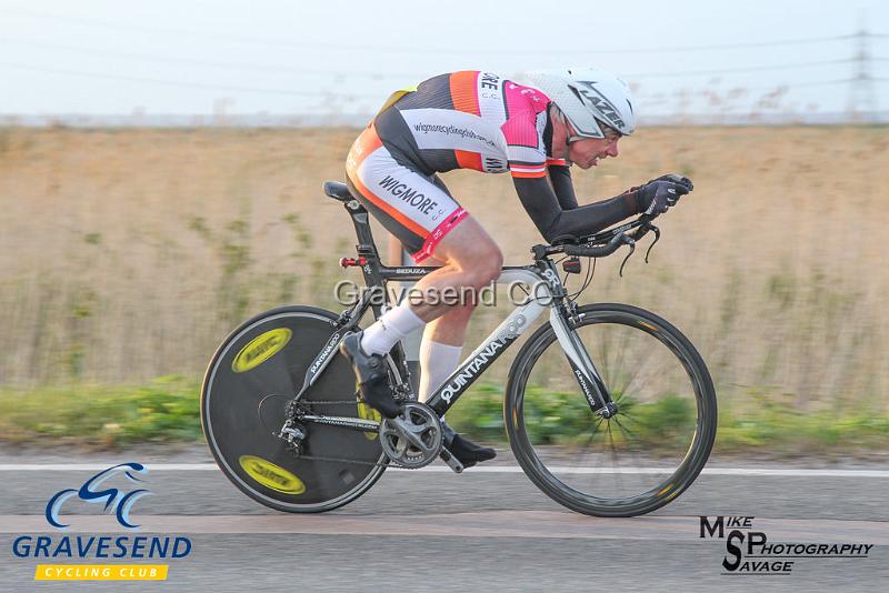 20190507-0377.jpg - Wigmore CC Rider Keith Walker at GCC Evening 10 Time Trial 07-May-2019.  Course Q10/24 Isle of Grain, Kent.