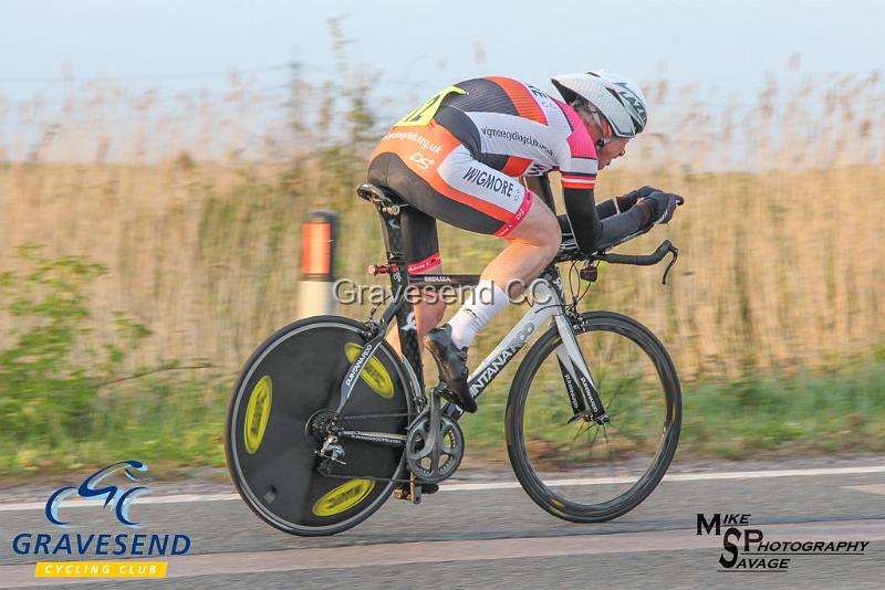 20190507-0382.jpg - Wigmore CC Rider Keith Walker at GCC Evening 10 Time Trial 07-May-2019.  Course Q10/24 Isle of Grain, Kent.