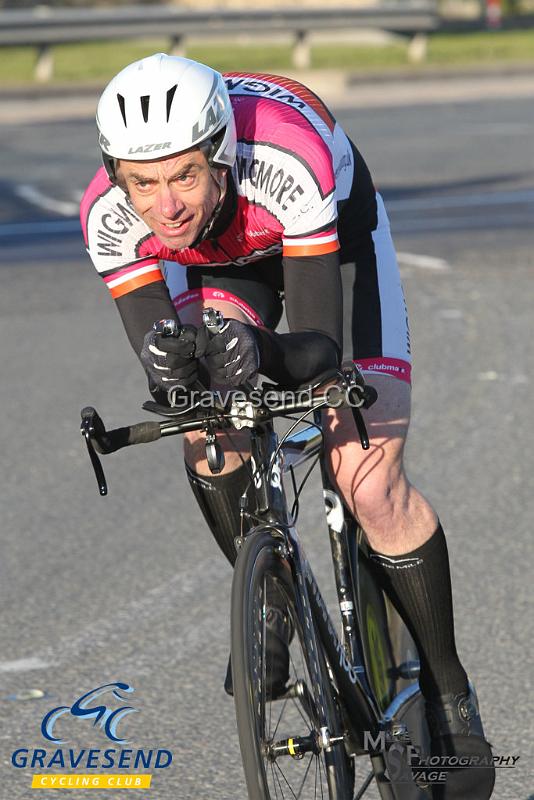 20190514-0108.jpg - Wigmore CC Rider Keith Walker at GCC Evening 10 Time Trial 14-May-2019.  Course Q10/24 Isle of Grain, Kent.