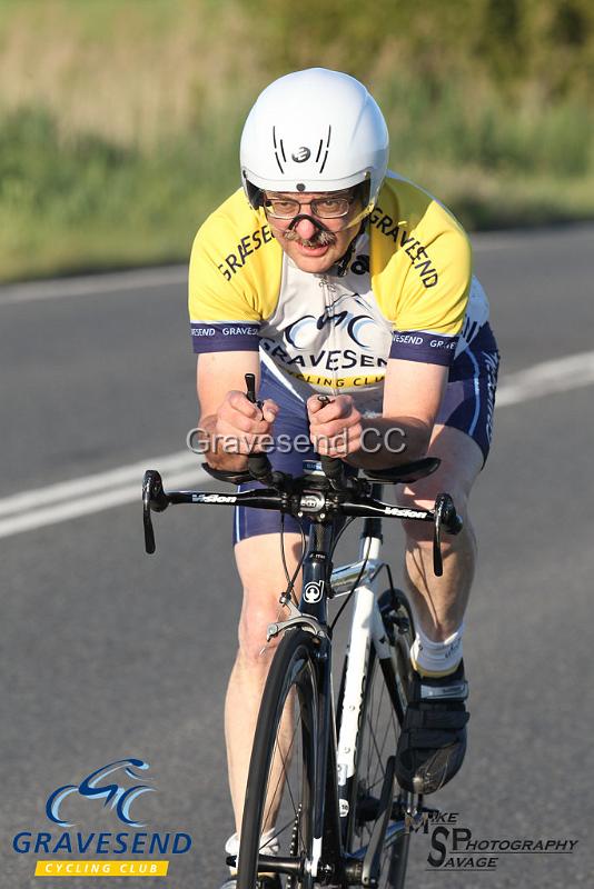 20190528-0033.jpg - GCC Rider Dave Barnes at GCC Evening 10 Time Trial 28-May-2019.  Course Q10/24 Isle of Grain, Kent.