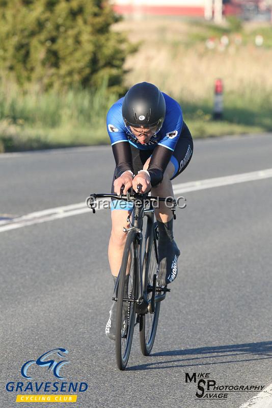 20190528-0107.jpg - Gemini BC Rider James Hawkins at GCC Evening 10 Time Trial 28-May-2019.  Course Q10/24 Isle of Grain, Kent.