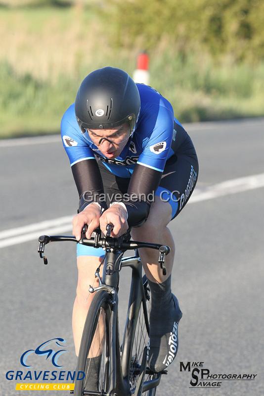 20190528-0112.jpg - Gemini BC Rider James Hawkins at GCC Evening 10 Time Trial 28-May-2019.  Course Q10/24 Isle of Grain, Kent.