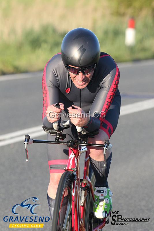 20190528-0149.jpg - Wigmore CC Rider Antony Bee at GCC Evening 10 Time Trial 28-May-2019.  Course Q10/24 Isle of Grain, Kent.