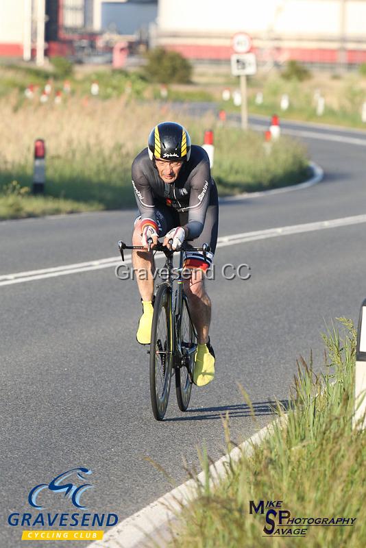 20190528-0159.jpg - VTTA Kent Rider Mike Hawkins at GCC Evening 10 Time Trial 28-May-2019.  Course Q10/24 Isle of Grain, Kent.