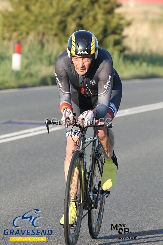 20190528-0161.jpg - VTTA Kent Rider Mike Hawkins at GCC Evening 10 Time Trial 28-May-2019.  Course Q10/24 Isle of Grain, Kent.