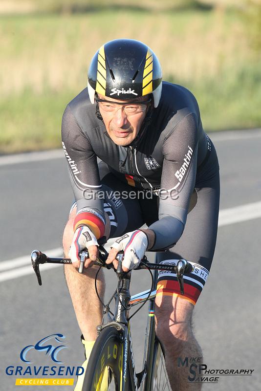 20190528-0166.jpg - VTTA Kent Rider Mike Hawkins at GCC Evening 10 Time Trial 28-May-2019.  Course Q10/24 Isle of Grain, Kent.