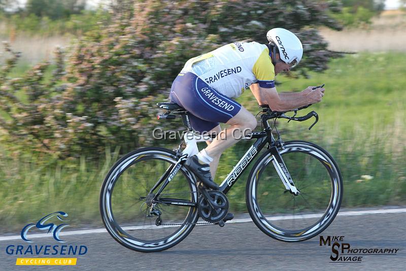 20190528-0207.jpg - GCC Rider Dave Barnes at GCC Evening 10 Time Trial 28-May-2019.  Course Q10/24 Isle of Grain, Kent.