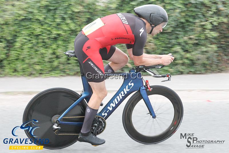 20190709-0137.jpg - GCC Rider Martin Jessup at GCC Evening 10 Time Trial 09-July-2019.  Course Q10/24 Isle of Grain, Kent.
