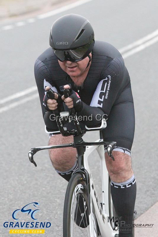 20190709-0407.jpg - Woolwich CC Rider Gary Ricks at GCC Evening 10 Time Trial 09-July-2019.  Course Q10/24 Isle of Grain, Kent.