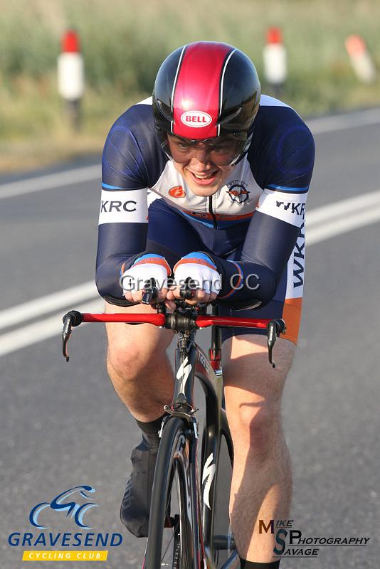 20190716-0106.jpg - WKRC Rider M Ashcroft at GCC Evening 10 Time Trial 16-July-2019.  Course Q10/24 Isle of Grain, Kent.