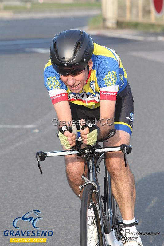 20190806-0015.jpg - Woolwich CC Rider David Farrell at GCC Evening 10 Time Trial 06-August-2019.  Course Q10/24 Isle of Grain, Kent.