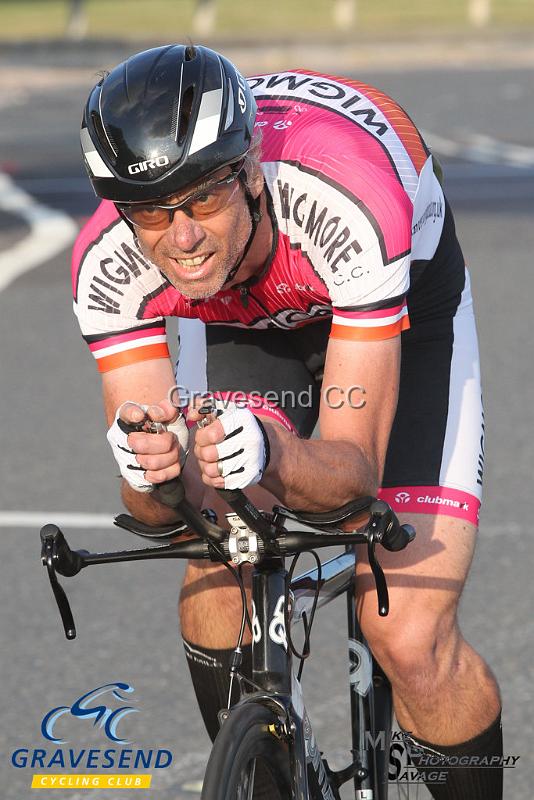 20190806-0121.jpg - Wigmore CC Rider Keith Walker at GCC Evening 10 Time Trial 06-August-2019.  Course Q10/24 Isle of Grain, Kent.