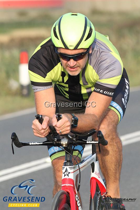20190820-0040.jpg - Swale Tri Rider Chris Jessup at GCC Evening 10 Time Trial 20-August-2019.  Course Q10/24 Isle of Grain, Kent.