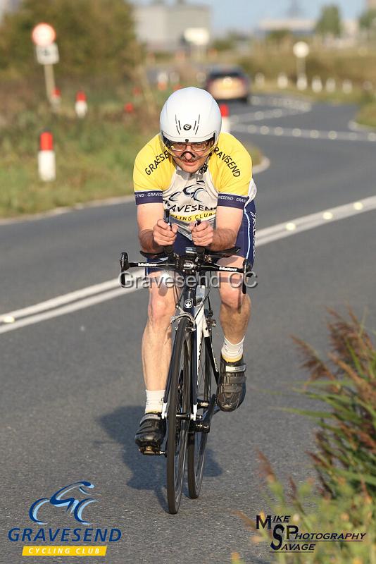 20190820-0141.jpg - GCC Rider Dave Barnes at GCC Evening 10 Time Trial 20-August-2019.  Course Q10/24 Isle of Grain, Kent.