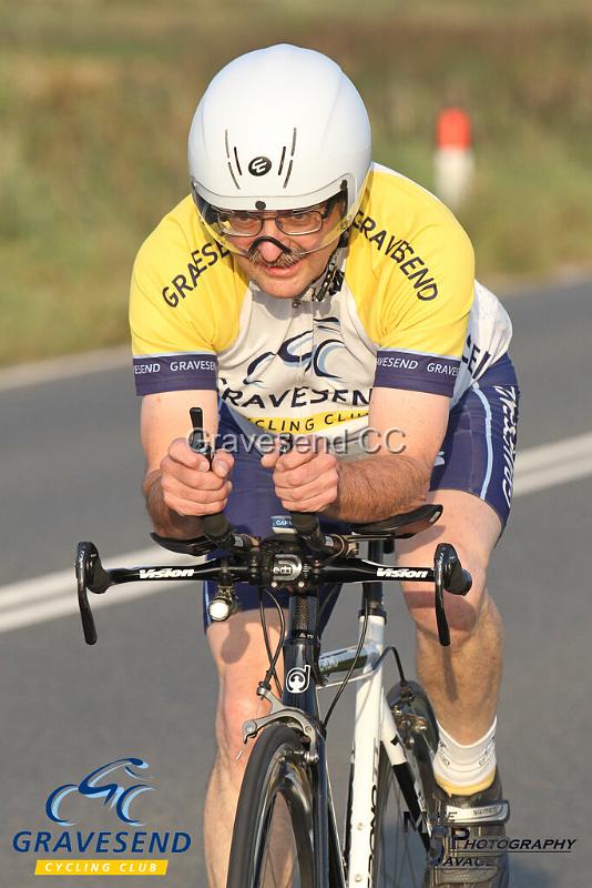 20190820-0146.jpg - GCC Rider Dave Barnes at GCC Evening 10 Time Trial 20-August-2019.  Course Q10/24 Isle of Grain, Kent.