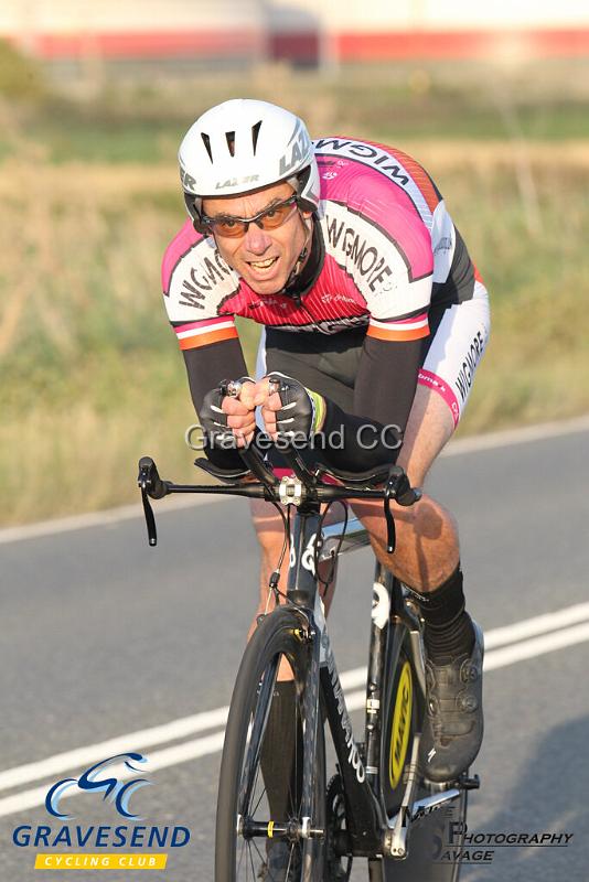 20190820-0183.jpg - Wigmore CC Rider Keith Walker at GCC Evening 10 Time Trial 20-August-2019.  Course Q10/24 Isle of Grain, Kent.