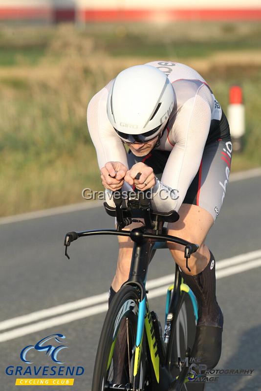 20190820-0204.jpg - Abellio SFA RT Rider Mark Baker at GCC Evening 10 Time Trial 20-August-2019.  Course Q10/24 Isle of Grain, Kent.