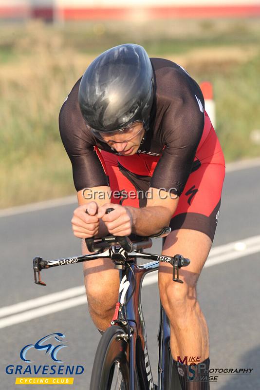 20190820-0232.jpg - GCC Rider Martin Jessup at GCC Evening 10 Time Trial 20-August-2019.  Course Q10/24 Isle of Grain, Kent.