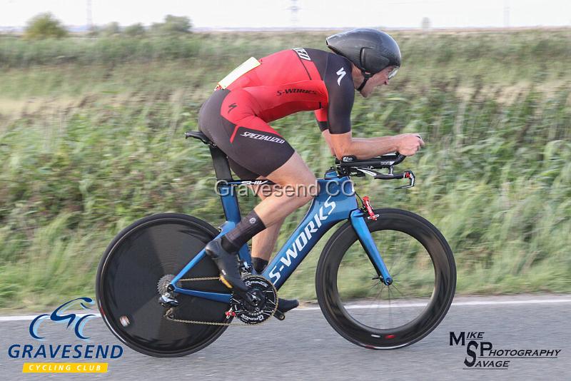 20190820-0415.jpg - GCC Rider Martin Jessup at GCC Evening 10 Time Trial 20-August-2019.  Course Q10/24 Isle of Grain, Kent.
