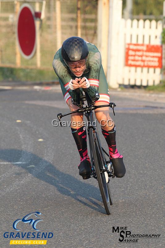 20190827-0093.jpg - Medway Velo Rider Lee Kingston at GCC Evening 10 Time Trial 27-August-2019.  Course Q10/24 Isle of Grain, Kent.