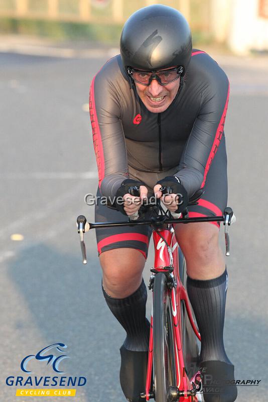 20190827-0257.jpg - Wigmore CC Rider Antony Bee at GCC Evening 10 Time Trial 27-August-2019.  Course Q10/24 Isle of Grain, Kent.