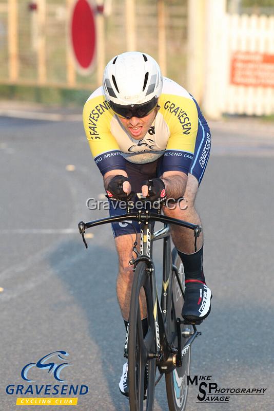 20190827-0383.jpg - GCC Rider Steve Harrington at GCC Evening 10 Time Trial 27-August-2019.  Course Q10/24 Isle of Grain, Kent.