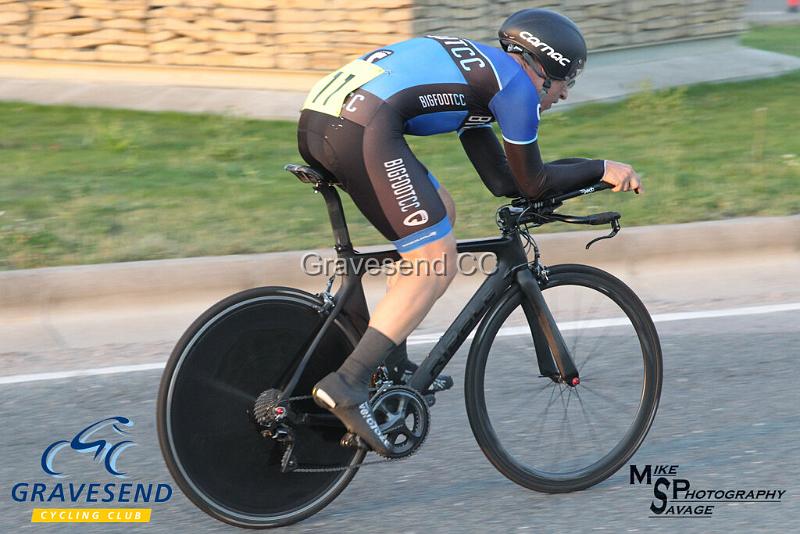 20190827-0444.jpg - Gemini BC Rider James Hawkins at GCC Evening 10 Time Trial 27-August-2019.  Course Q10/24 Isle of Grain, Kent.