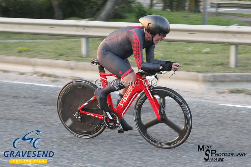20190827-0483.jpg - Wigmore CC Rider Antony Bee at GCC Evening 10 Time Trial 27-August-2019.  Course Q10/24 Isle of Grain, Kent.