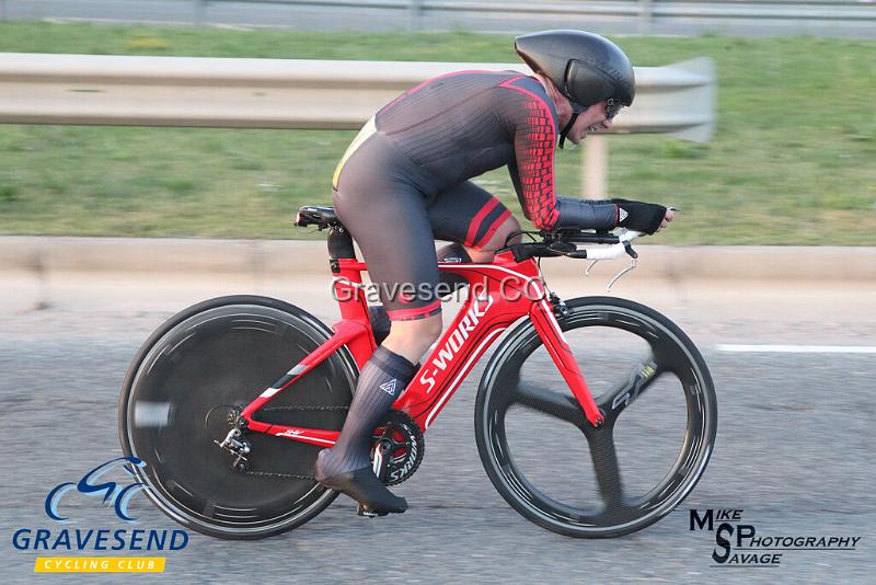 20190827-0486.jpg - Wigmore CC Rider Antony Bee at GCC Evening 10 Time Trial 27-August-2019.  Course Q10/24 Isle of Grain, Kent.