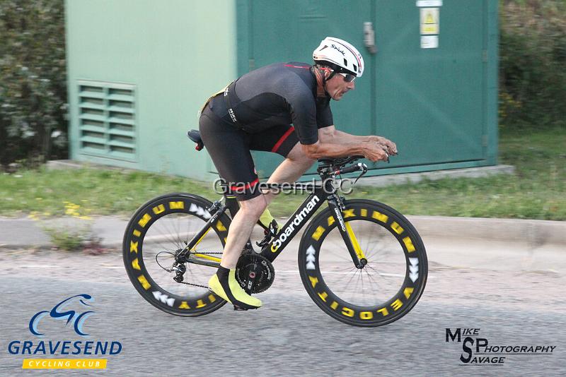 20190827-0643.jpg - VTTA Kent Rider Mike Hawkins at GCC Evening 10 Time Trial 27-August-2019.  Course Q10/24 Isle of Grain, Kent.